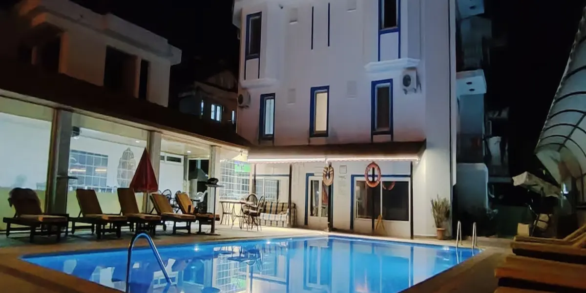 California Apart Hotel