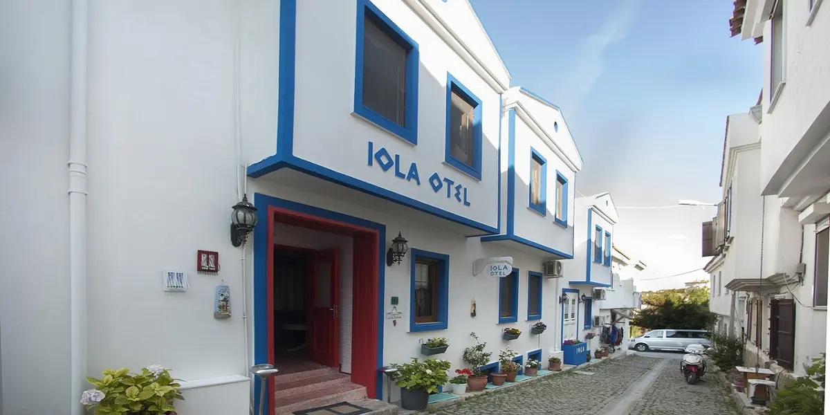 Iola Otel