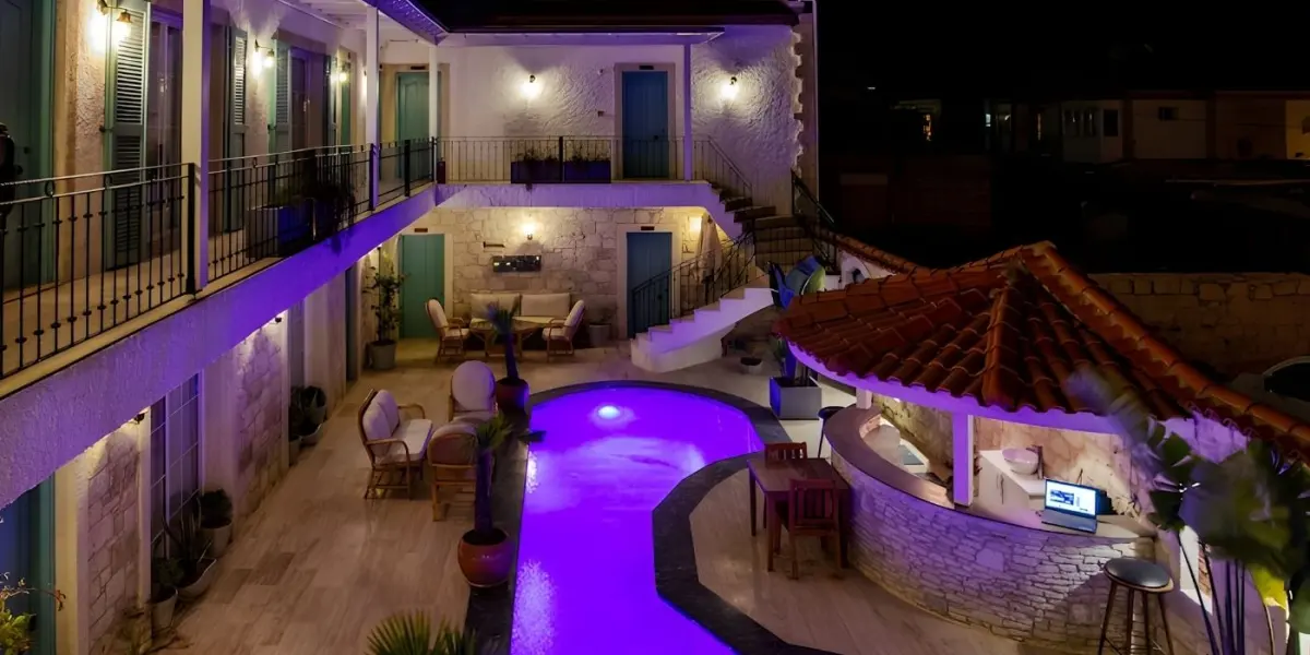 Avlu Alaçatı Butik Otel
