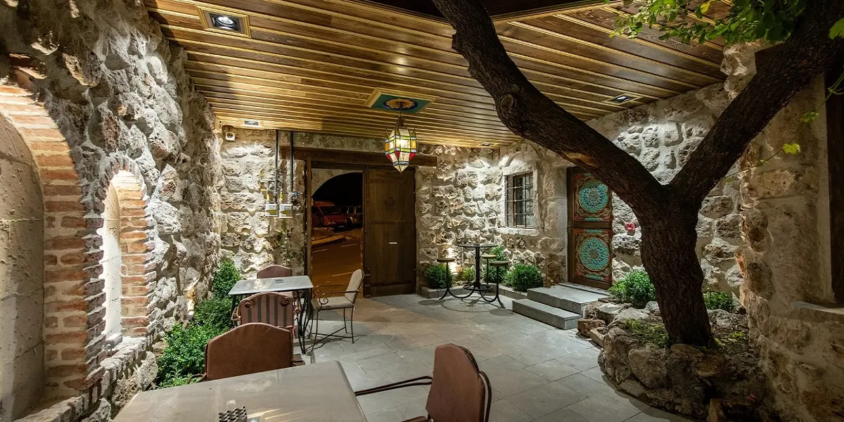 Foremanson Cave Hotel