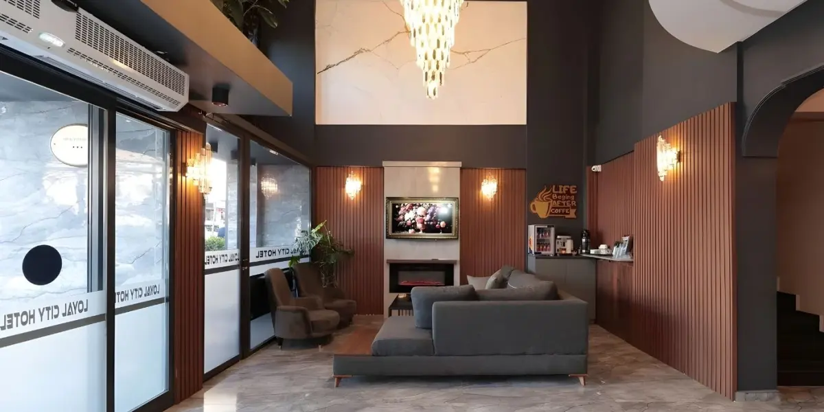 Loyal City Hotel