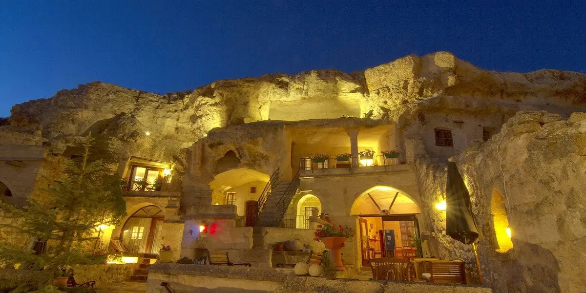 4 Oda Cave House