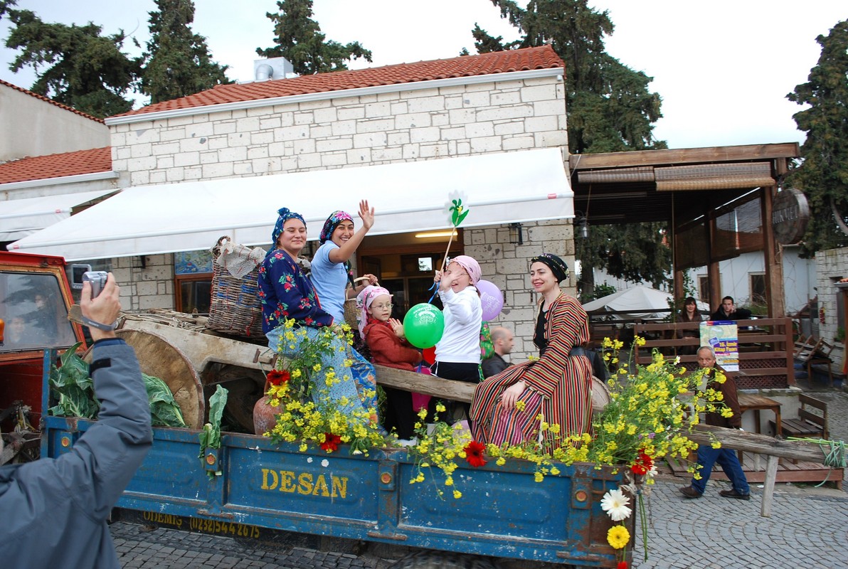 Alaçatı sokak etkinlikleri