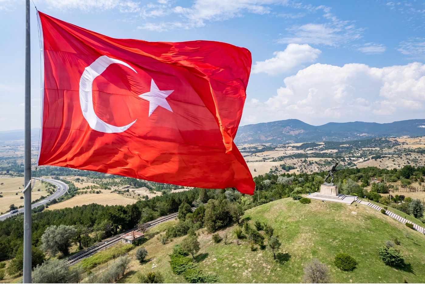 30 Ağustos Zafer Bayramı: Tarih, Coşku ve Keşif Dolu Şehirler