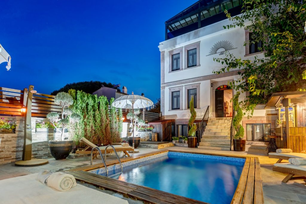 Parna Hotel ( 12+) 3