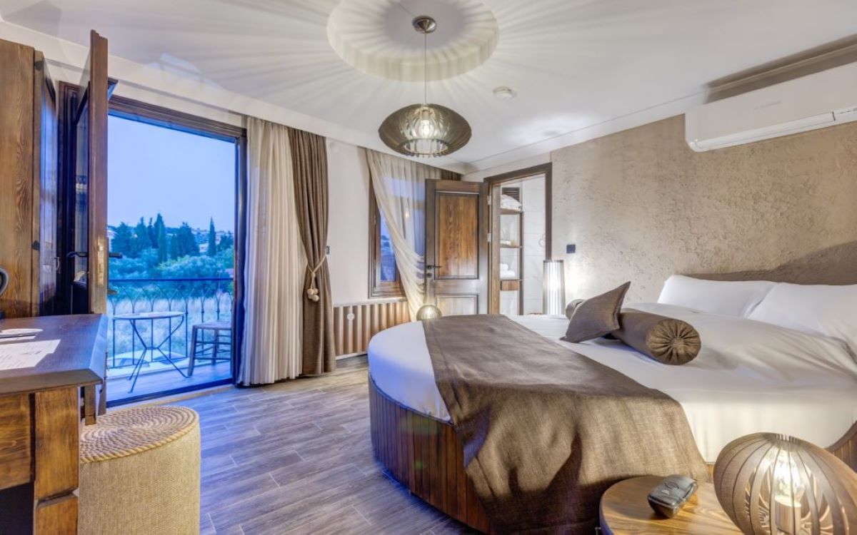 Parna Hotel ( 12+) 4