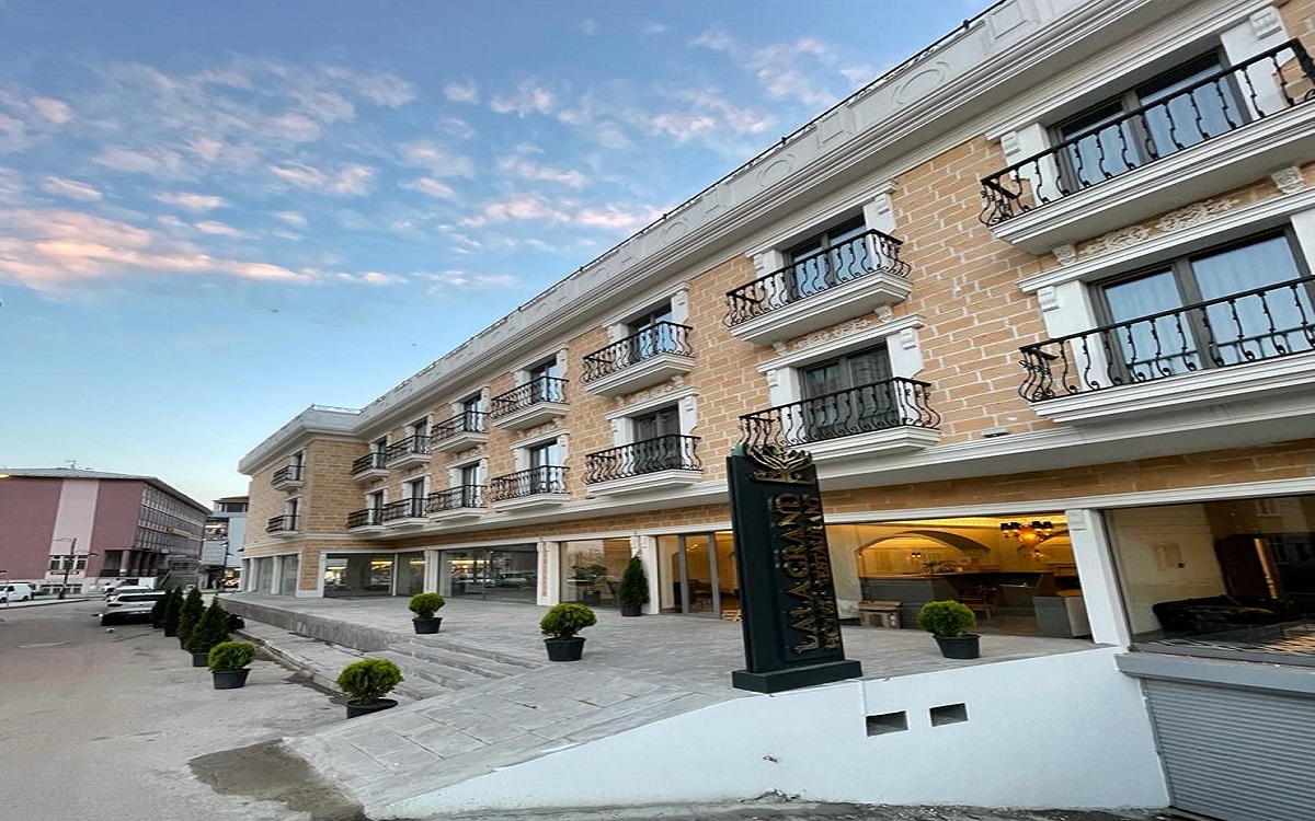 Lala Grand Hotel 3