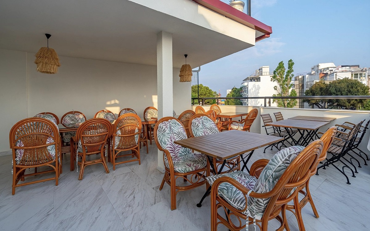 Rosy Suites Hotel 4