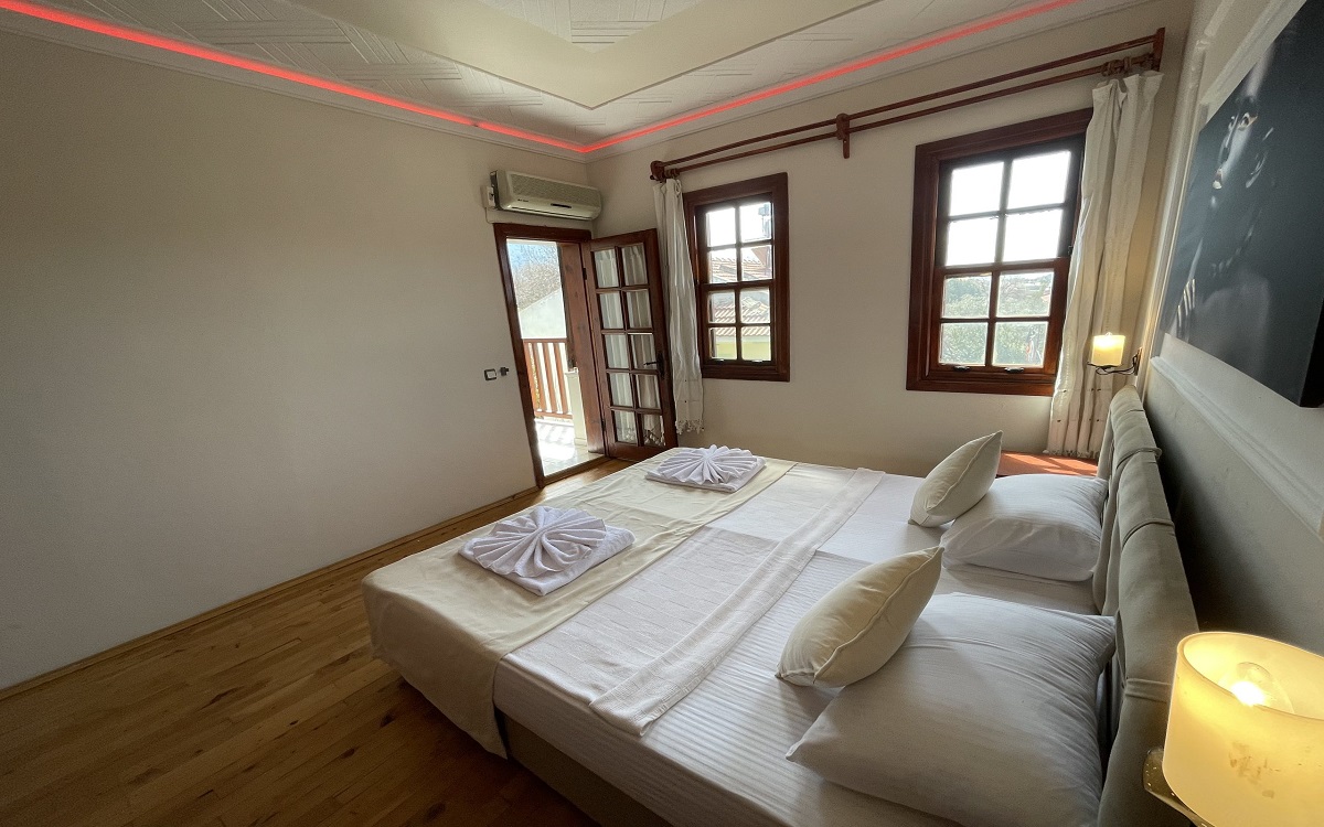 Mese Suites 2