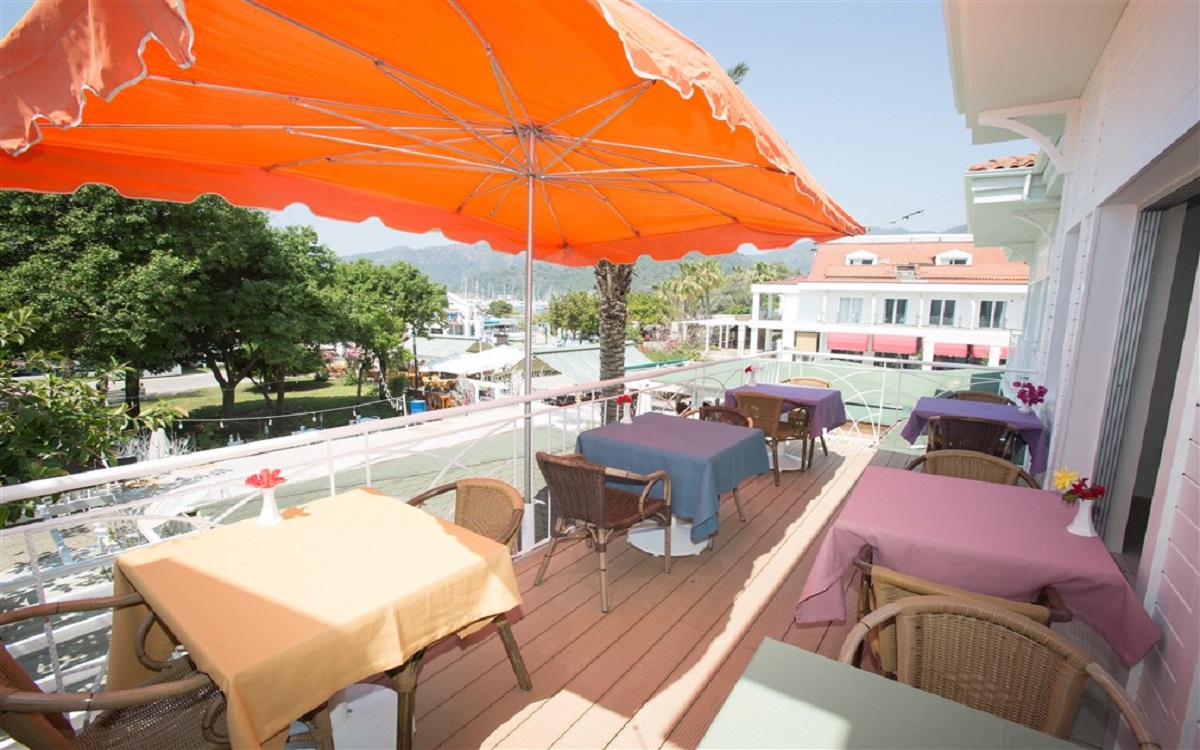 Dedeminn Marina Hotel 2