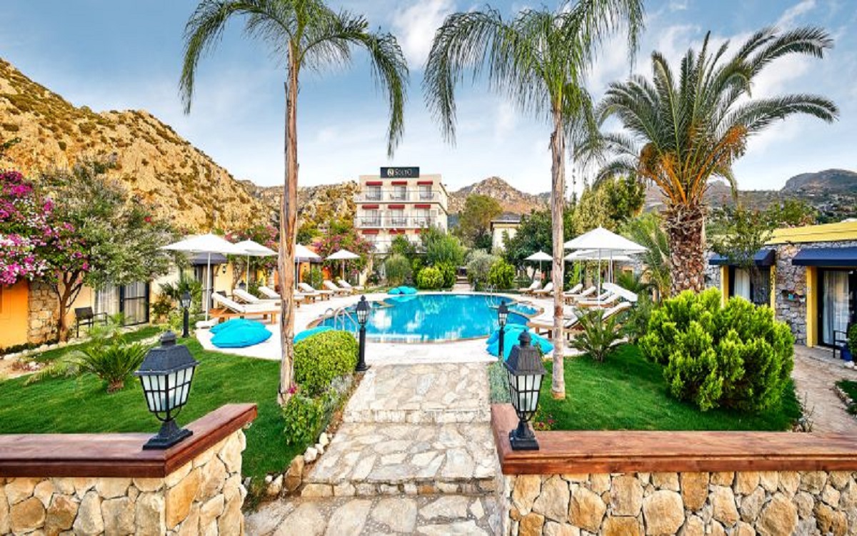 Fi Light Solto Boutique Beach 1