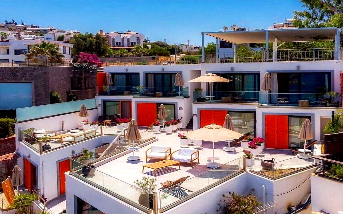 La Local Beach & Hotel 2