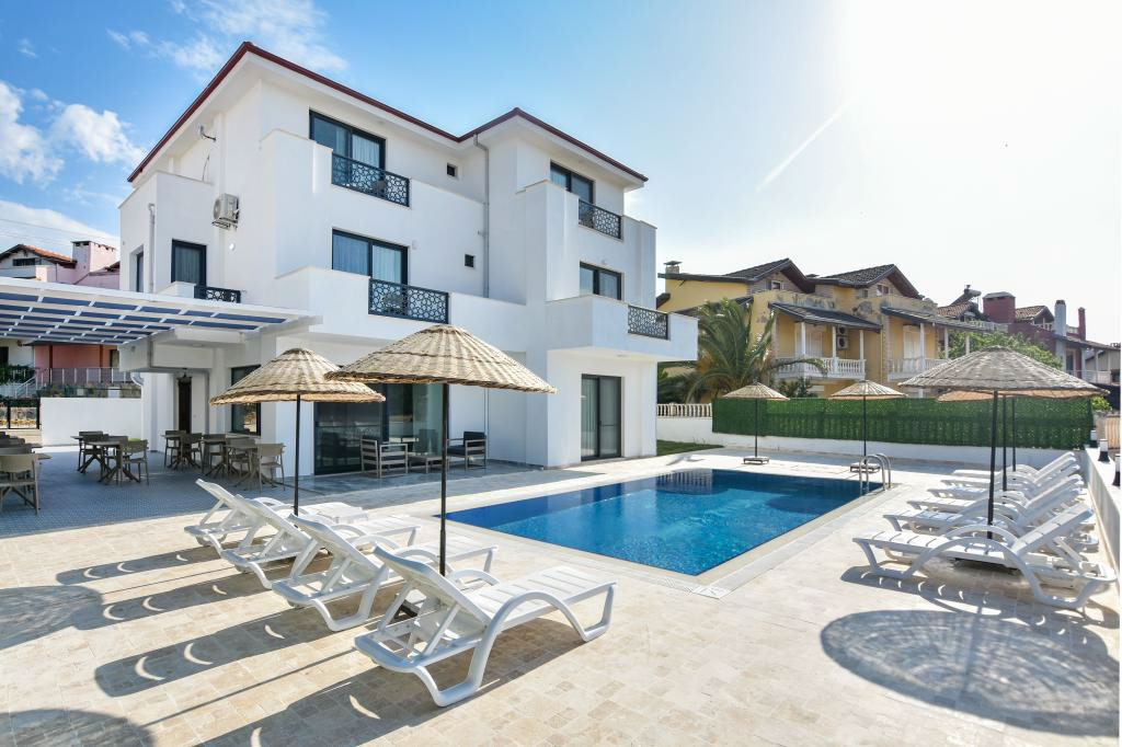 Ayvalık Beyaz Konak 1