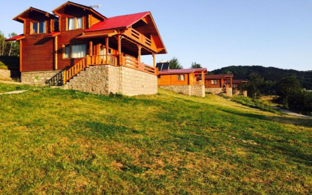 Laşet Restaurant & Bungalov Tatil Köyü 4