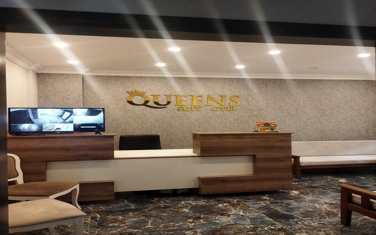 The Queens Suite Hotel 3