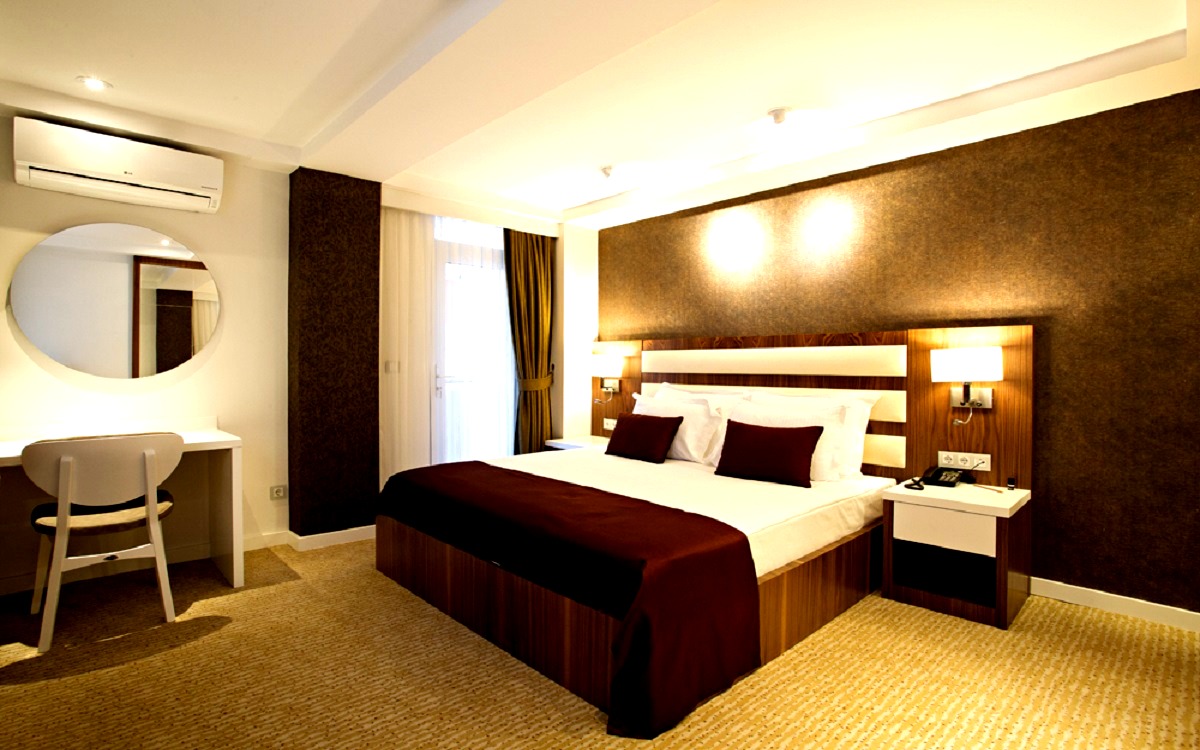 End Glory Hotel 4