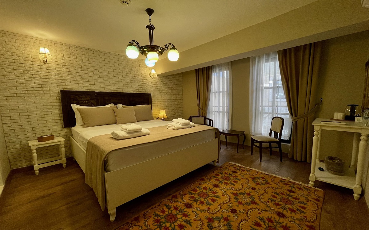 1870's Taş Konak Otel - Sanat Sokağı 3