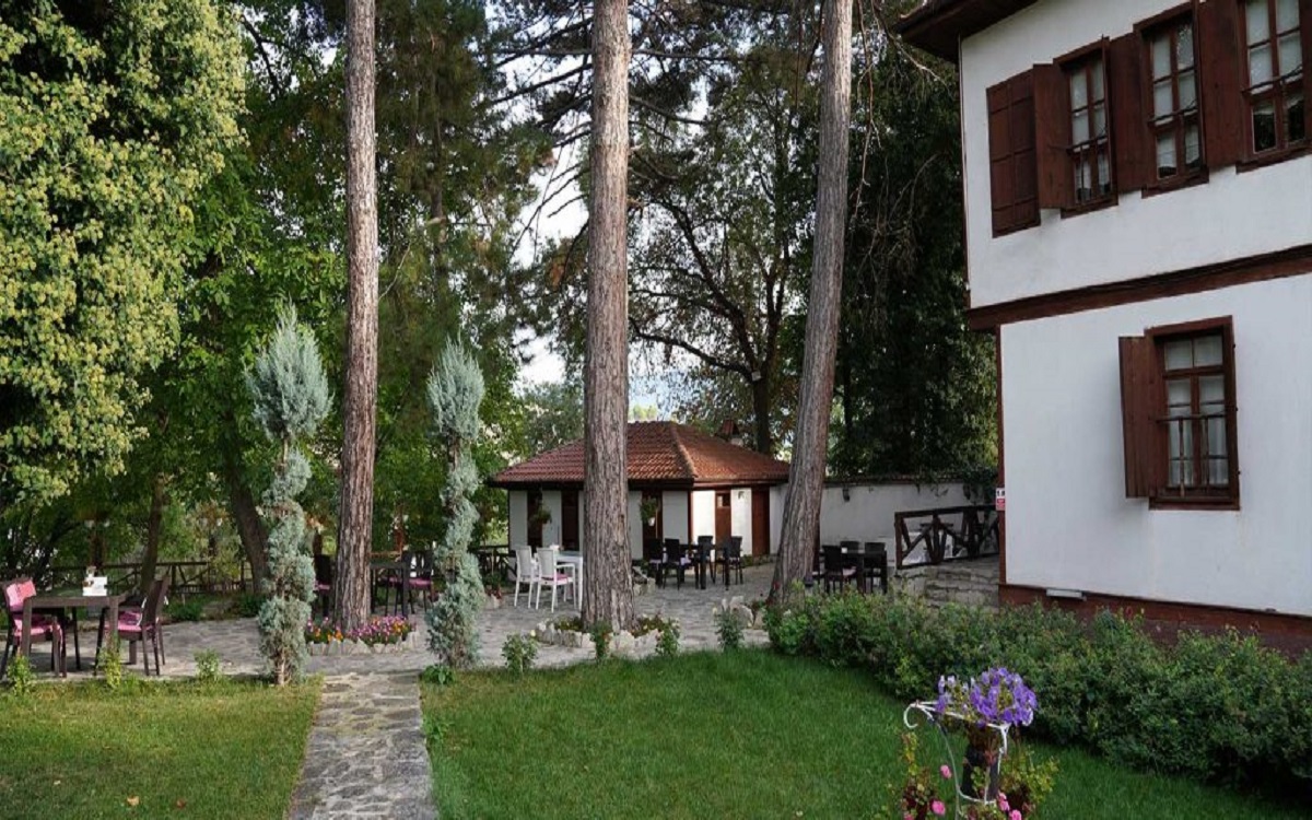 Havuzlu Asmazlar Konagi 4