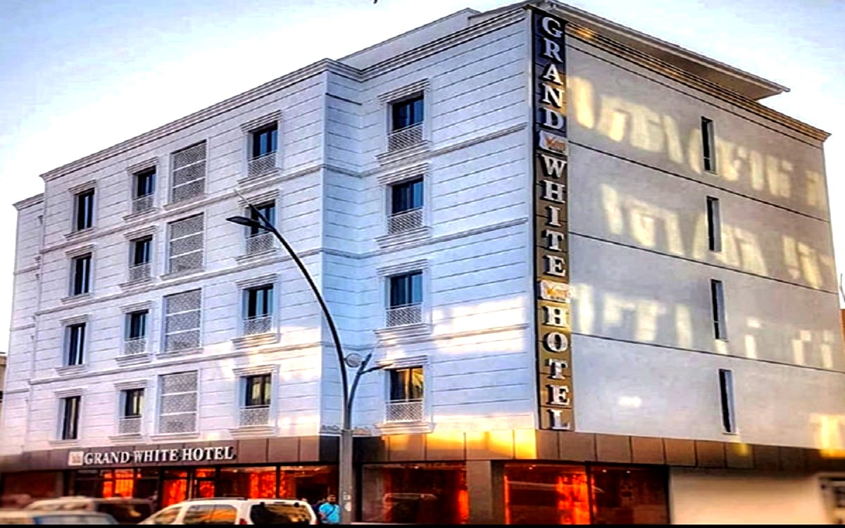 Grand White Hotel Batman