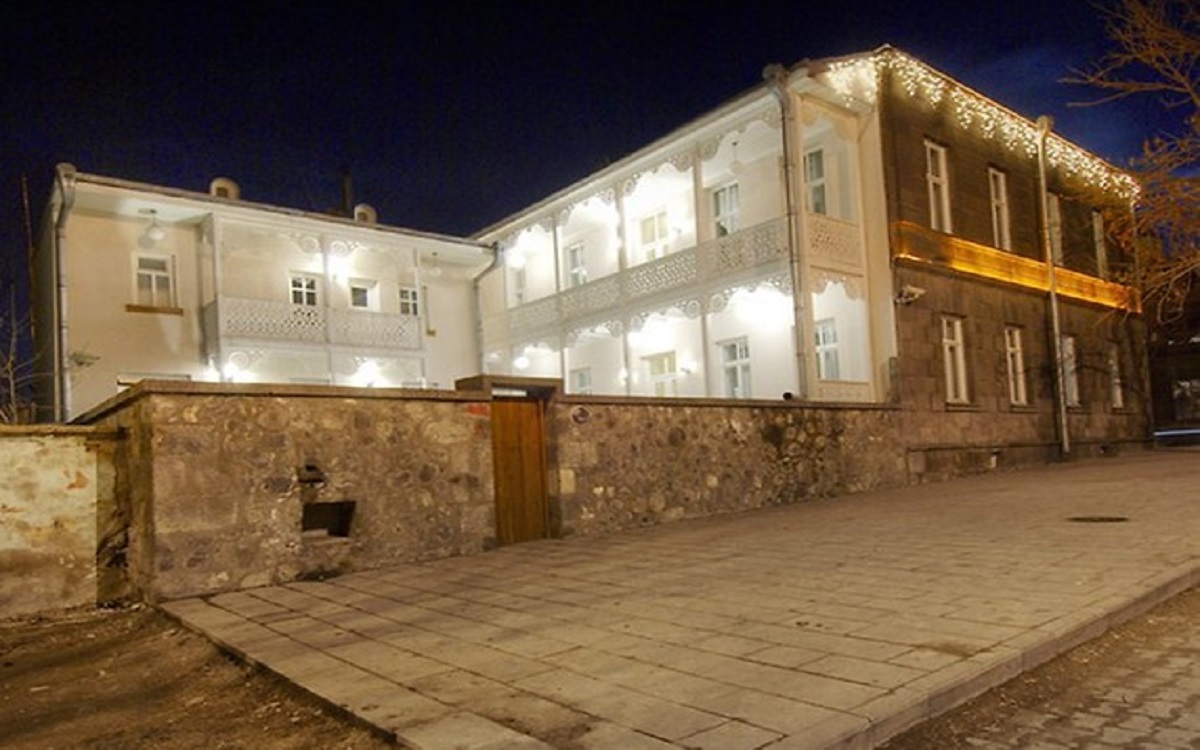 Kar's Otel 2