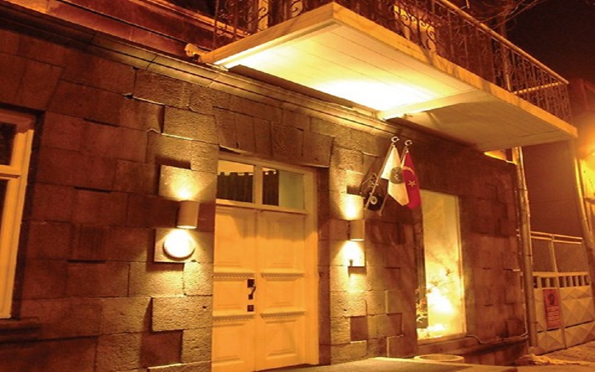 Kar's Otel 3