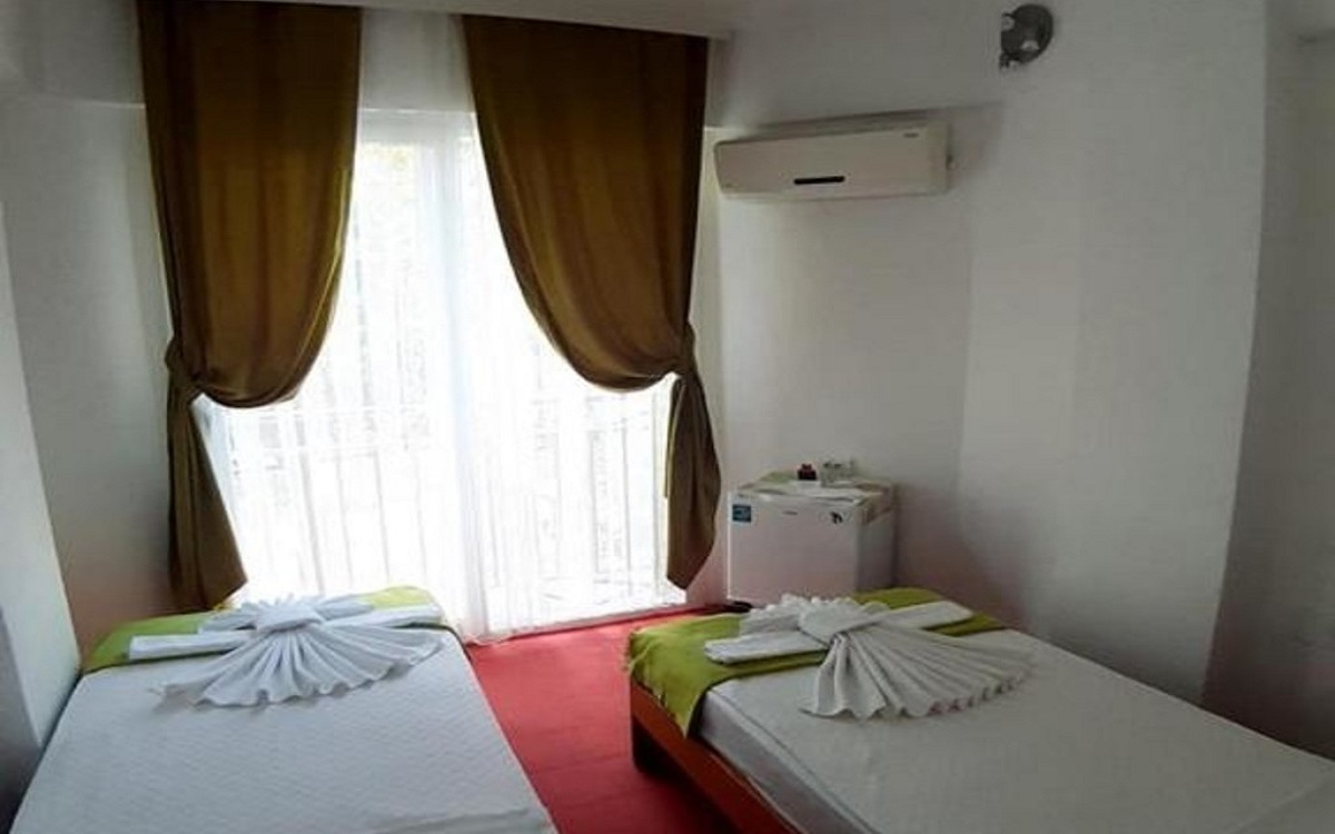 Caretta Caretta Hotel 2