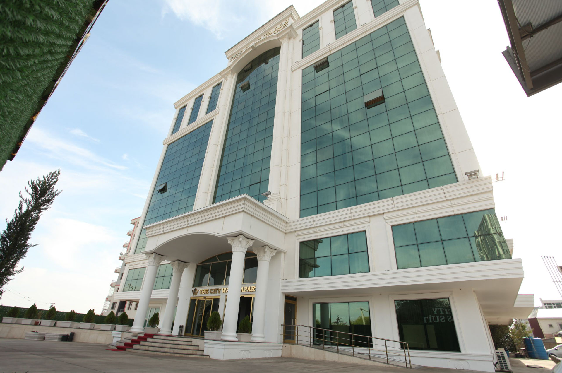 The City Walls Suit Otel