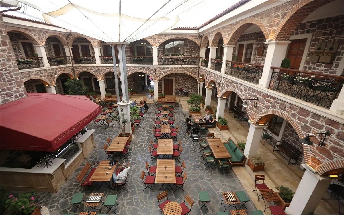 L'Agora Old Town Hotel 4