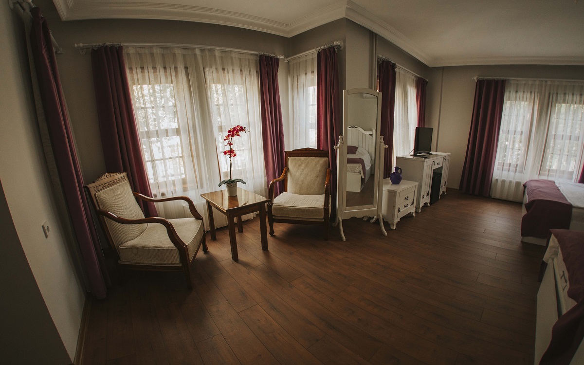 Mor Salkım Konağı 4