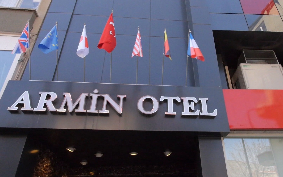 Armin Otel 1