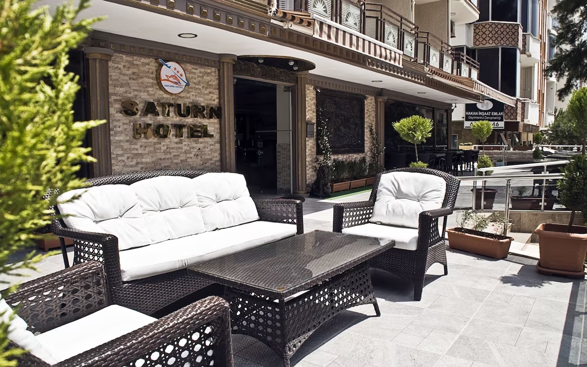 Saturn Hotel 4