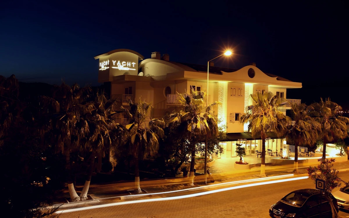 Yacht Classic Hotel 3