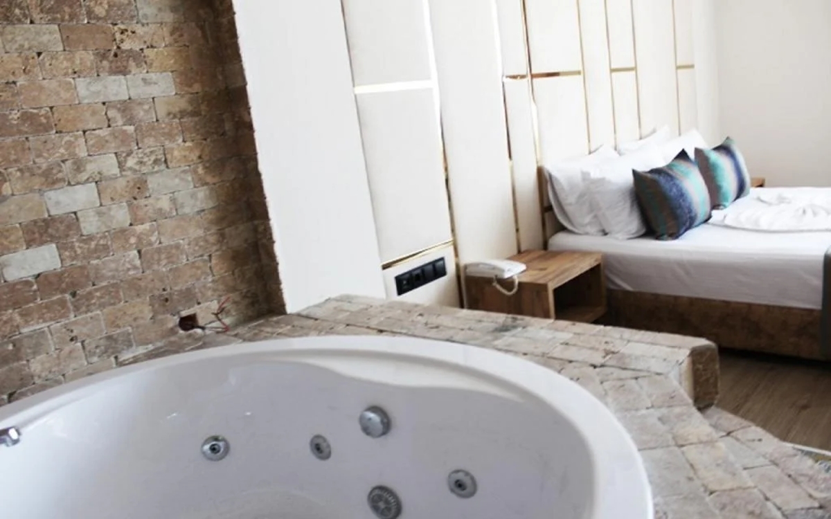 Grand Boss Suit Otel 2