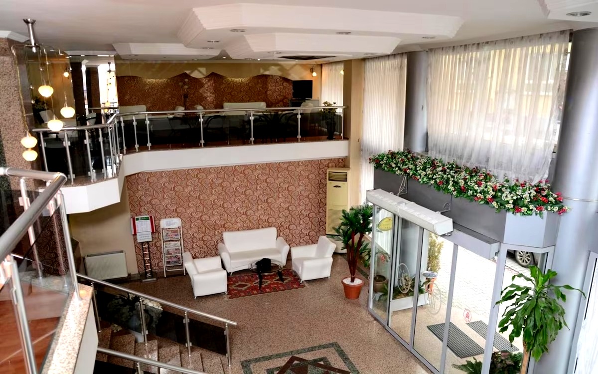 Grand Hotel Uzcan 4