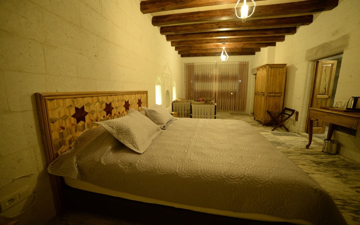 Crassus Cave Hotel 4