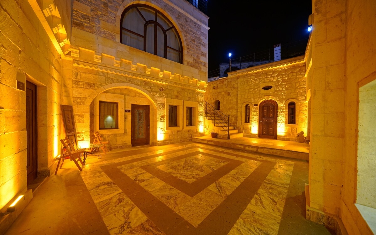 Serenus Cave Suites 1