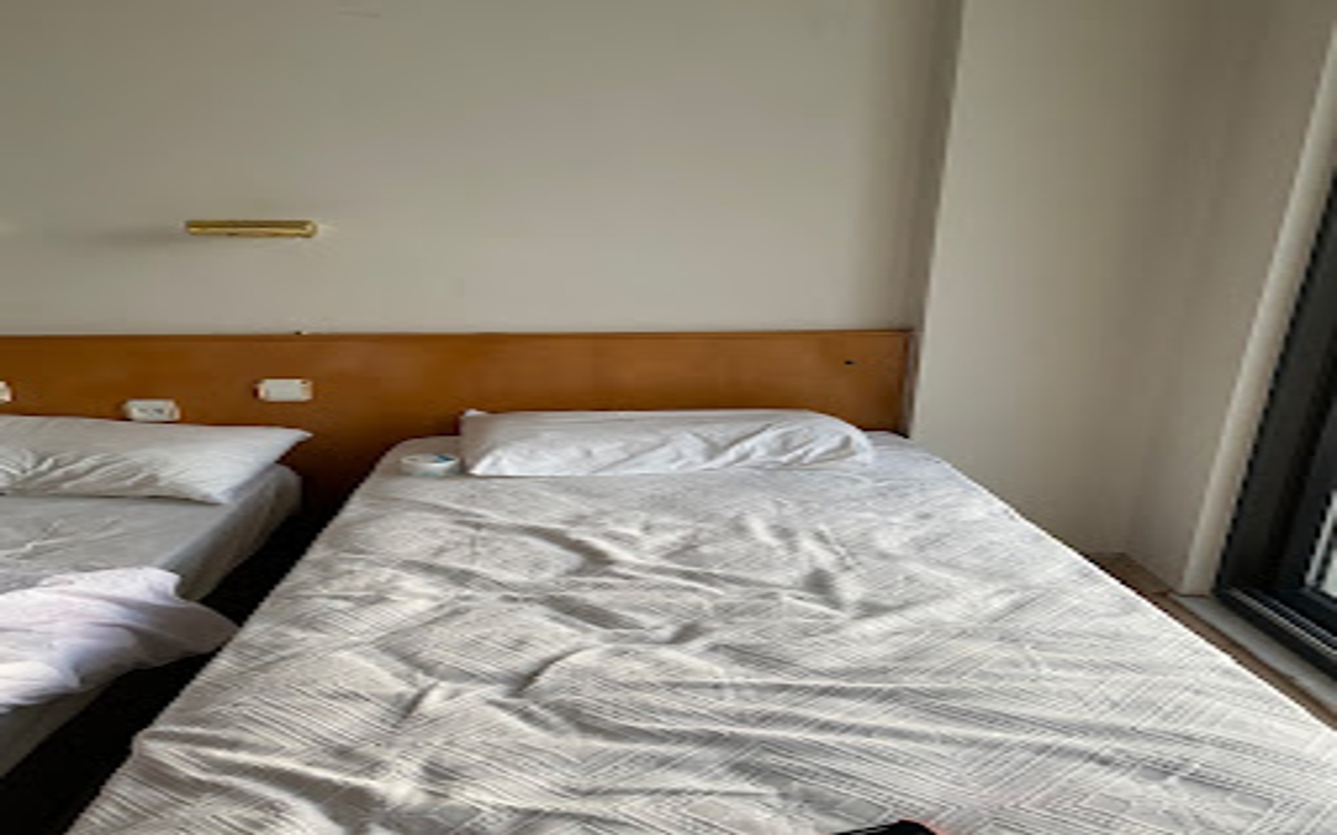 Otel Apostel 2