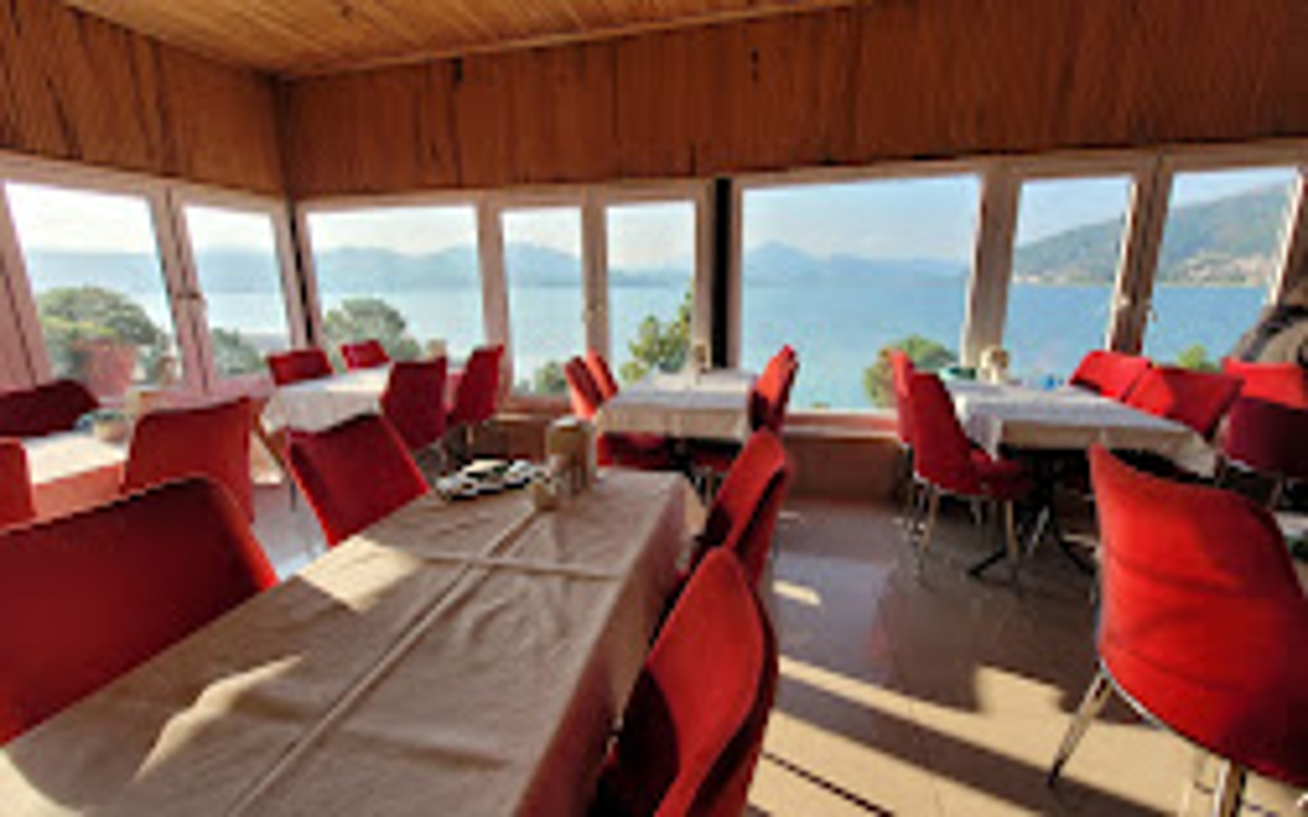 Otel Apostel 3