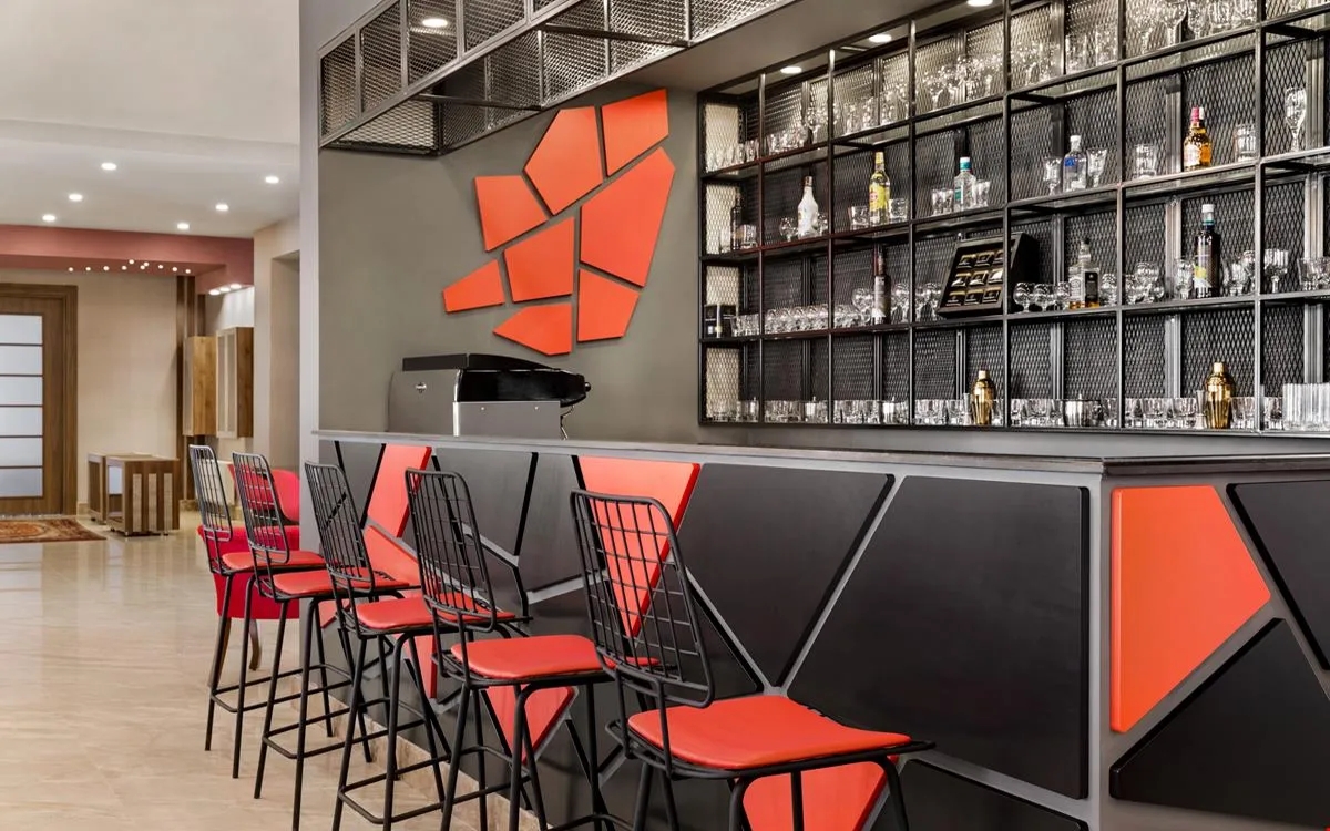 Ramada by Wyndham Van 2