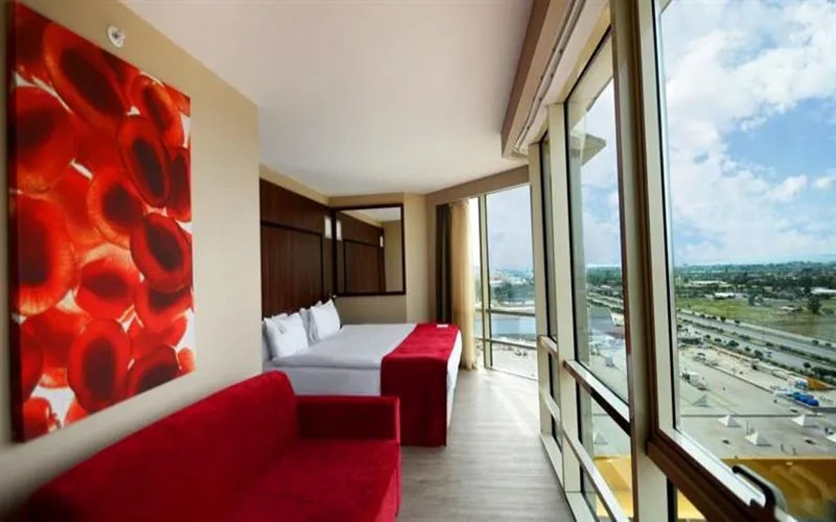 Ramada Encore By Wyndham İzmir 1