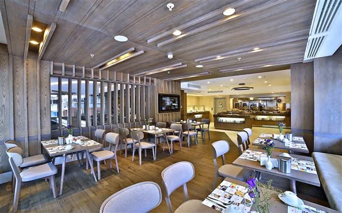 Ramada by Wyndham Istanbul Old City 2