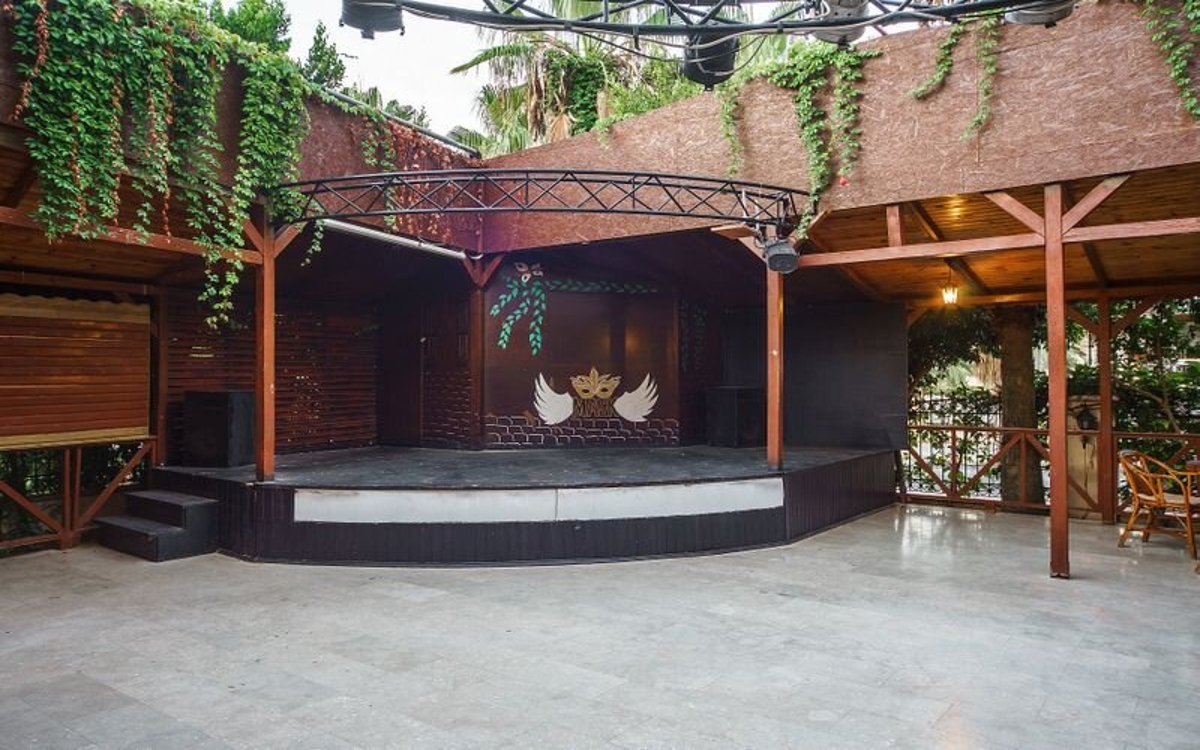 Larissa Inn Hotel 3