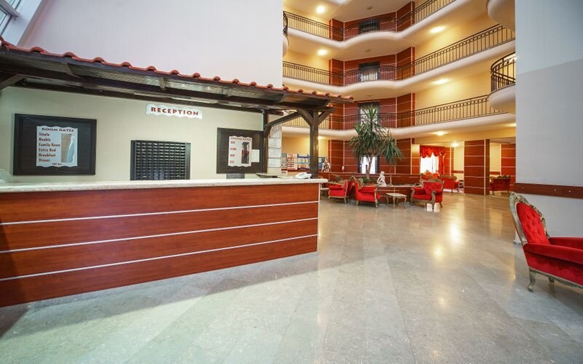Larissa Inn Hotel 4