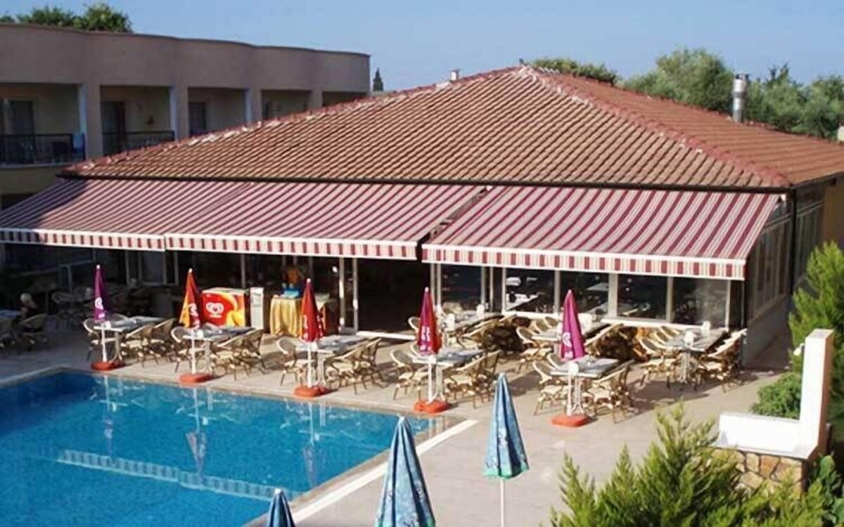 Sayanora Hotel 2