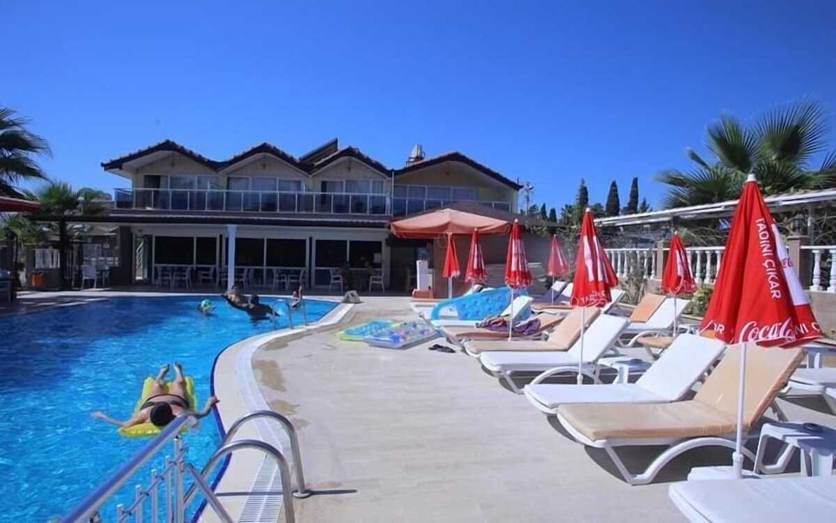 Sayanora Hotel