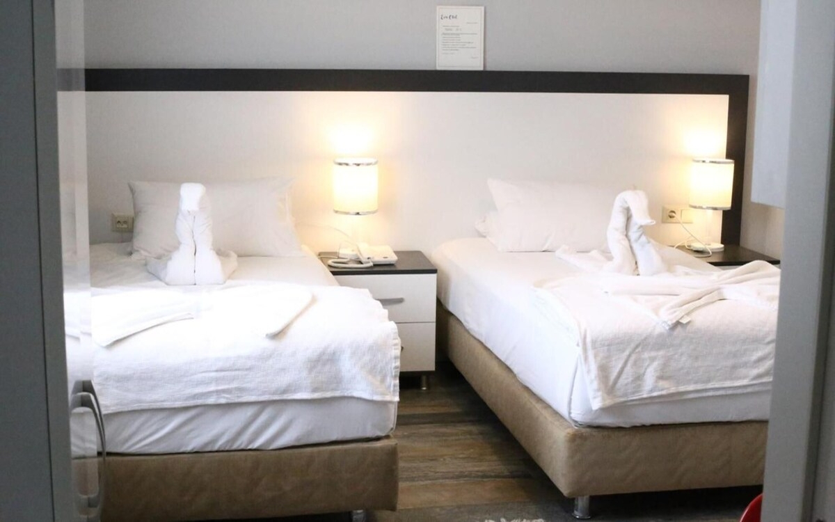 Eva Otel 3