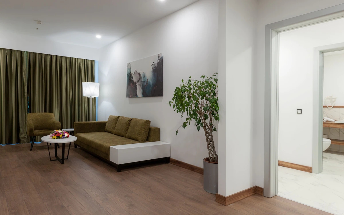 ISG Airport Hotel 1