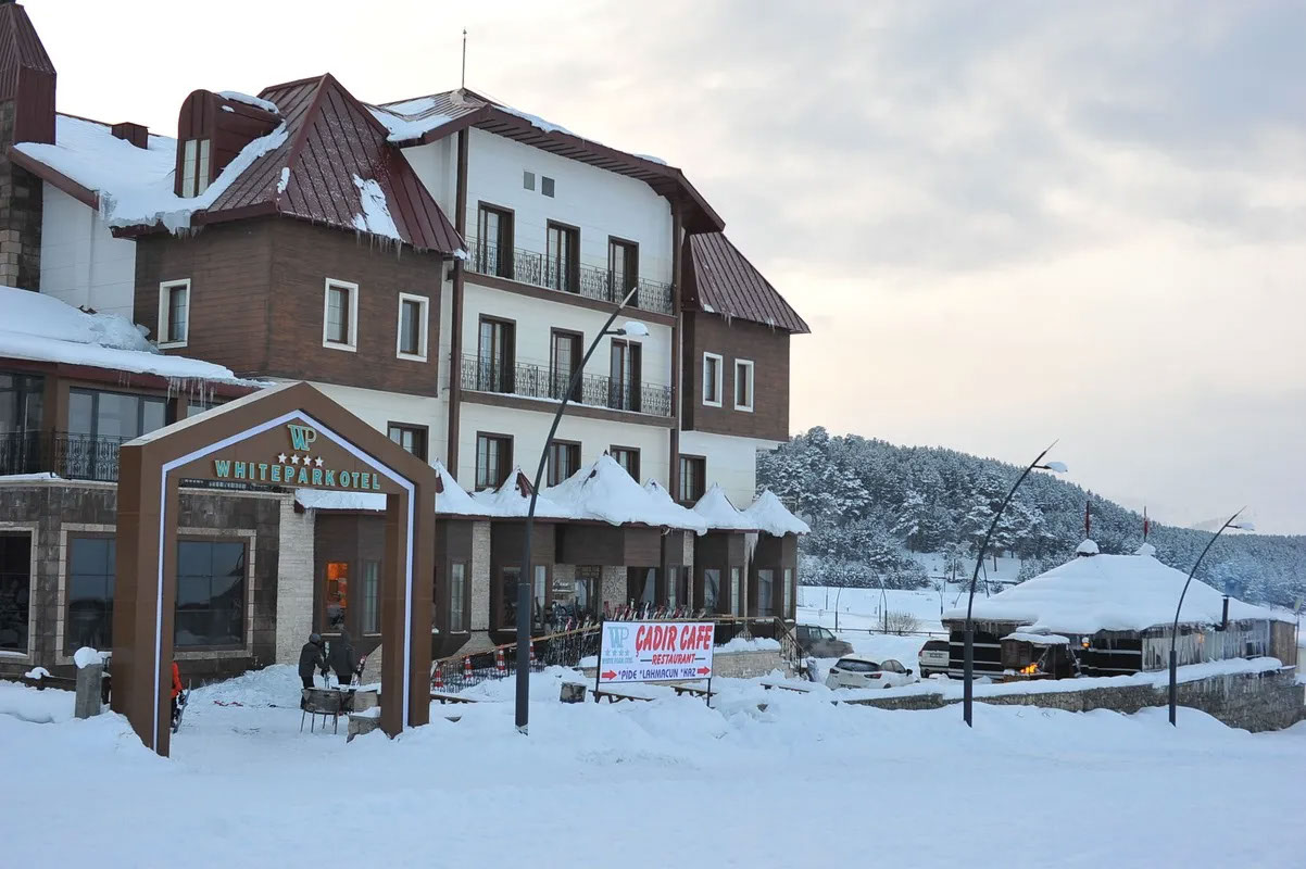 White Park Otel