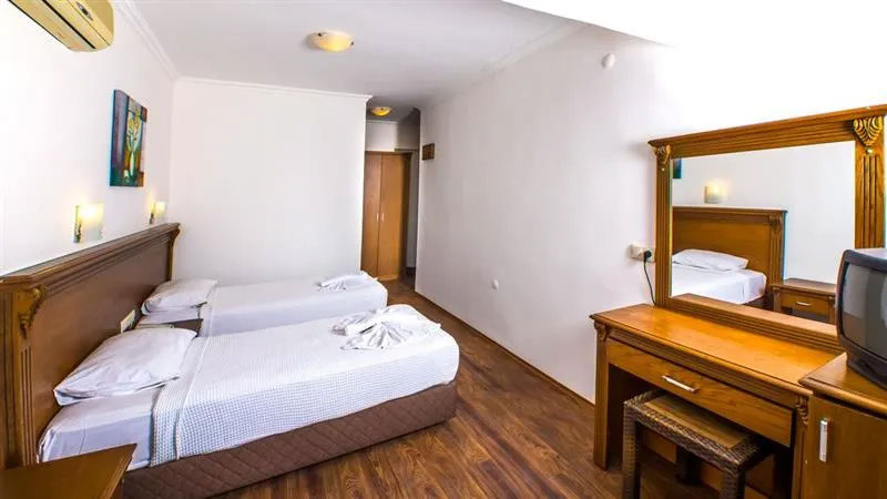 Honeymoon Hotel 2