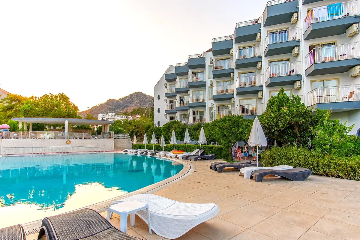 Caprice Beach Hotel 1